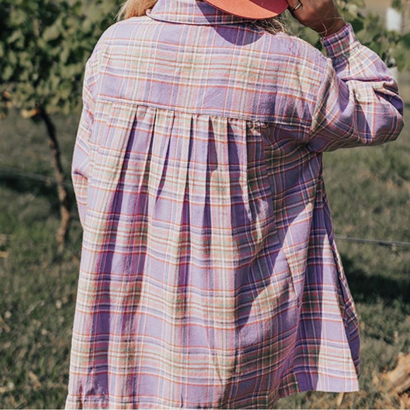 TOFFEE KISSES FLANNEL DRESS IN LAVENDER - Picture 4 of 7